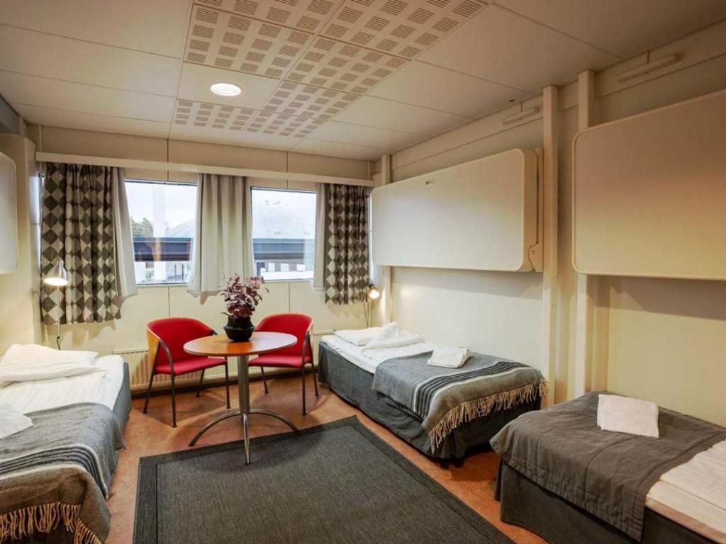 Hotel Tikkurila Vantaa Bagian luar foto