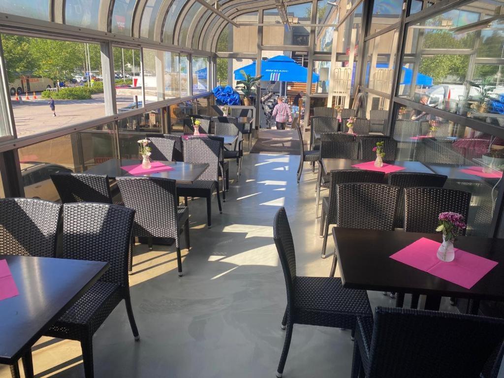 Hotel Tikkurila Vantaa Bagian luar foto